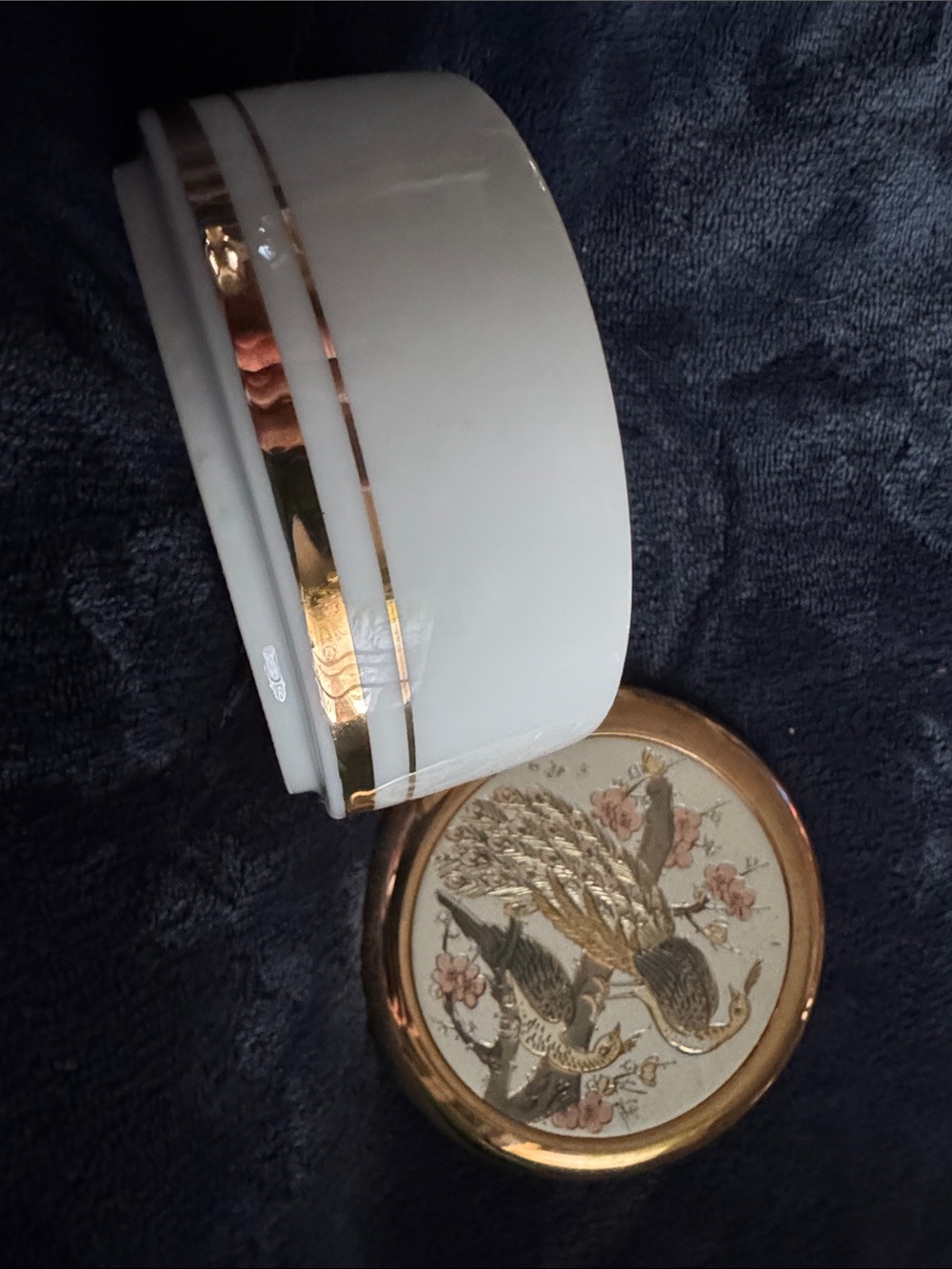 Decorative Peacock Round Trinket Box in 24k gold trim - Picture 4 of 4
